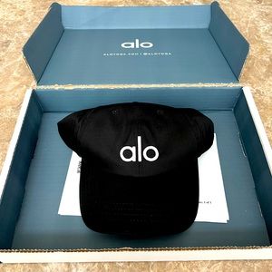 Alo Yoga off duty cap